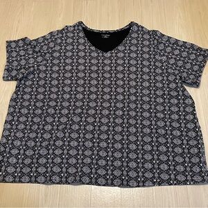 Catherines Black / White Short Sleeve Top Blouse 4X /30/32 W V- neck 95% Cotton